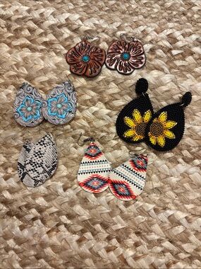 Earring lot